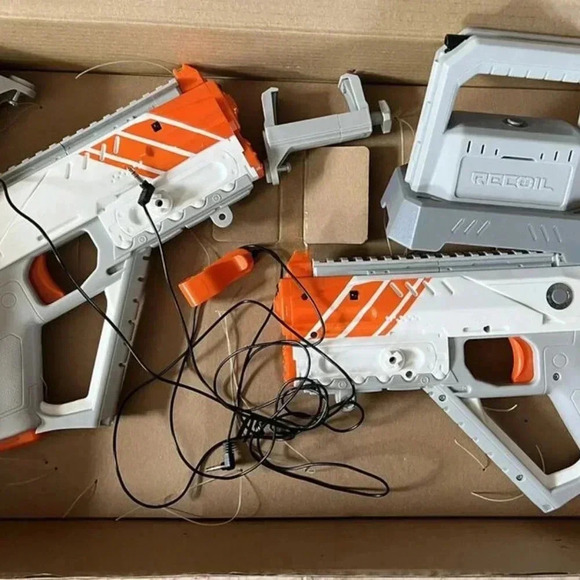 Recoil Laser Tag Starter Set, GPS enabled Multi-Player Smartphone Game - Picture 4 of 5